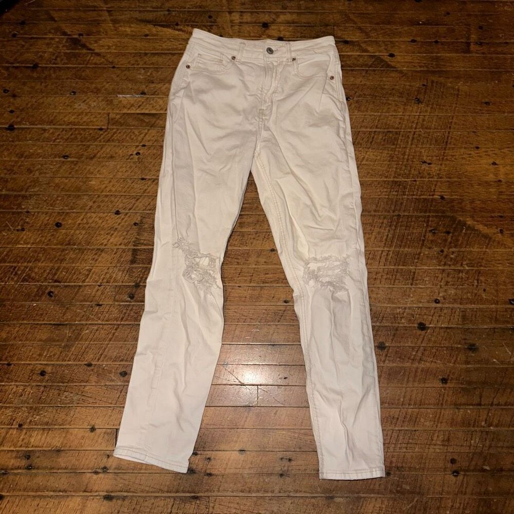 American Eagle cream distressed normcore 0 Mom jeans